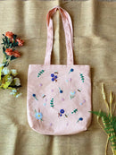 Quince Fables - Pink Linen Tote Bag With Daisy & Bee Embroidery-1