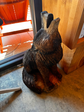 Wolf chainsaw carving sculpture