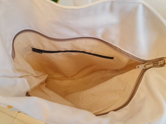 Quince Fables - Light Beige Daisy Embroidered Canvas Tote Bag✅