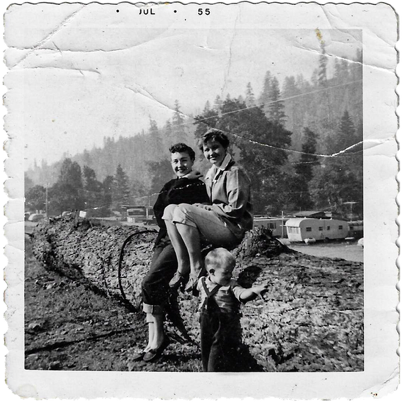 Velma Jean Phillips, her son Chuck Phillips, her sister Wanda Wall.