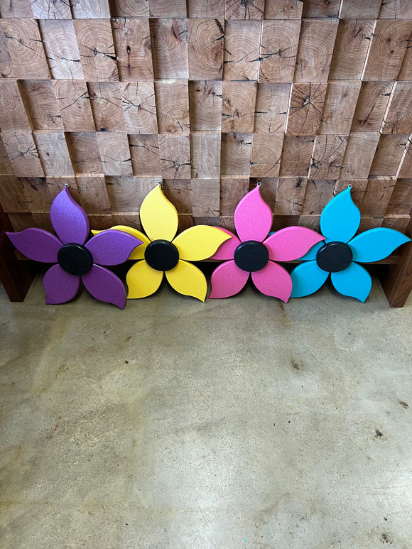 Outdoor Flower Pointed Petals 18" (Large)